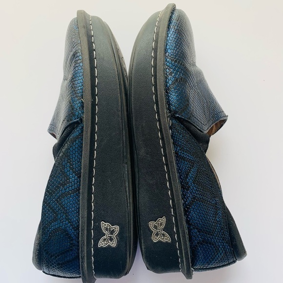 Alegria Debra Navy Python Clogs Size 7/7.5 - Picture 6 of 7